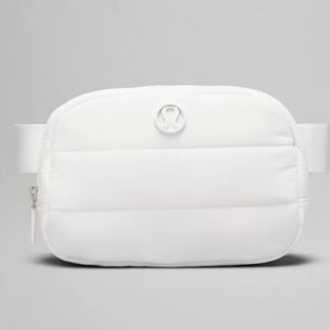 🆕️ LULULEMON EVERYWHERE BELT BAG WUNDER PUFF 1L - WHITE